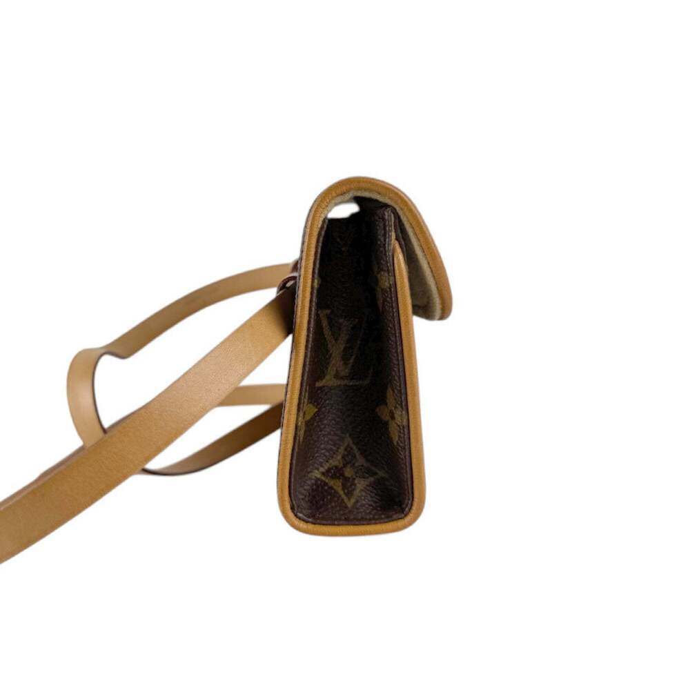LOUIS VUITTON Authentic Brown Monogram Canvas Fanny Pack - Picture 2 of 5